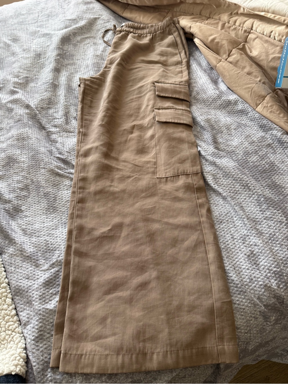 Abercrombie & Fitch Neutral Taupe Wide-Leg Cargo Pants Size M - Picture 6 of 8